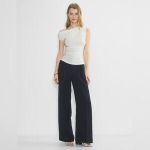 Aritzia The Effortless Pant- Crepette™